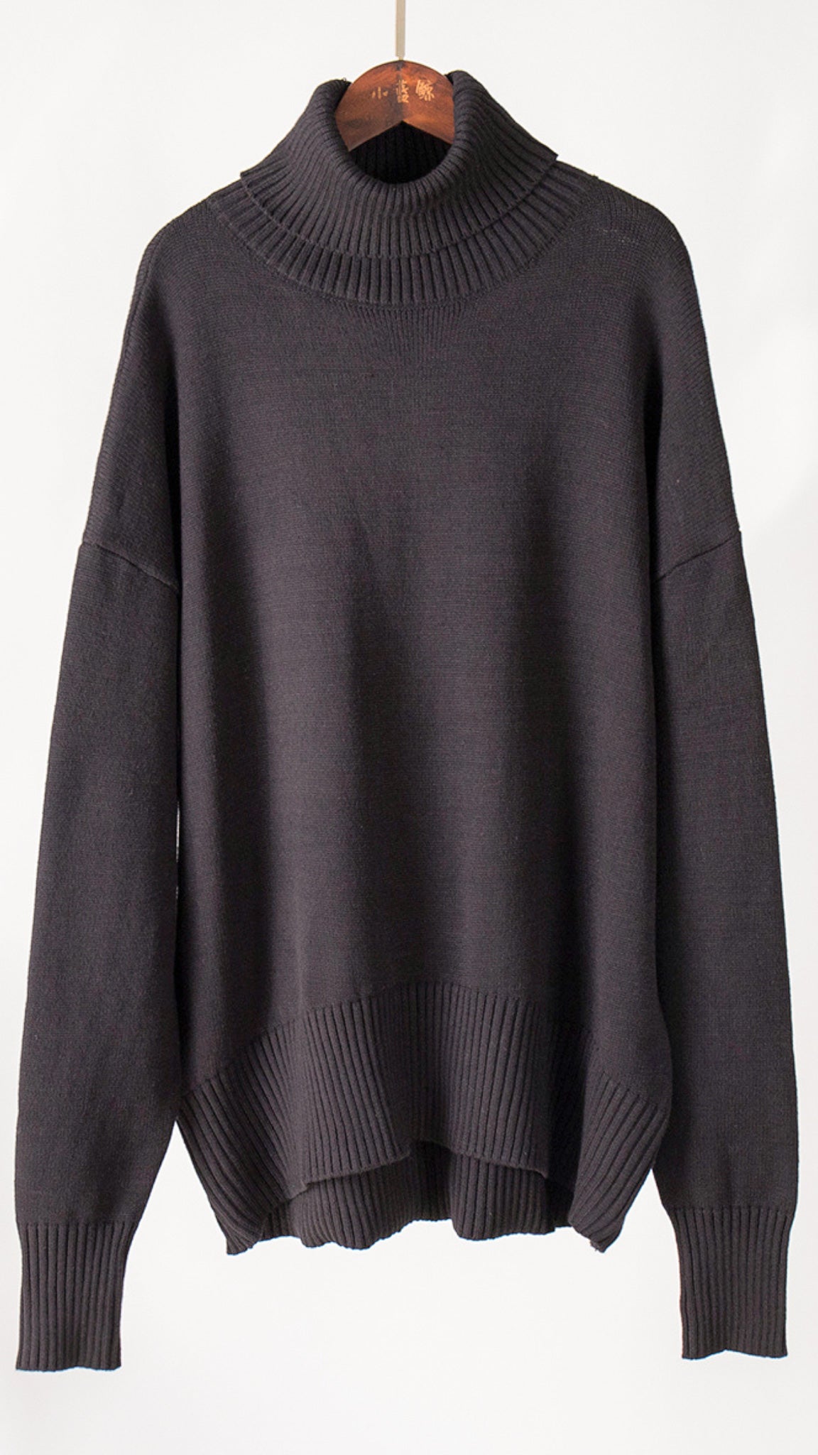 Coraline Turtleneck Sweater (Loose Fit)