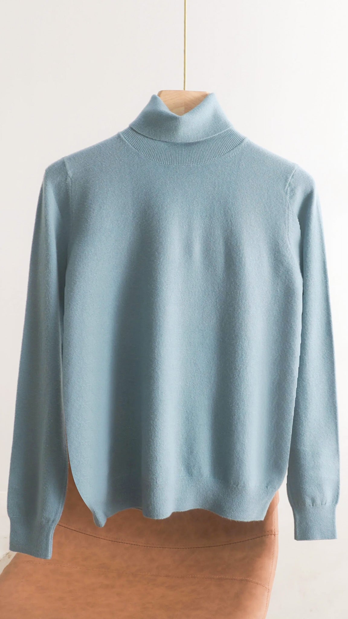 Basic Turtleneck Pullover