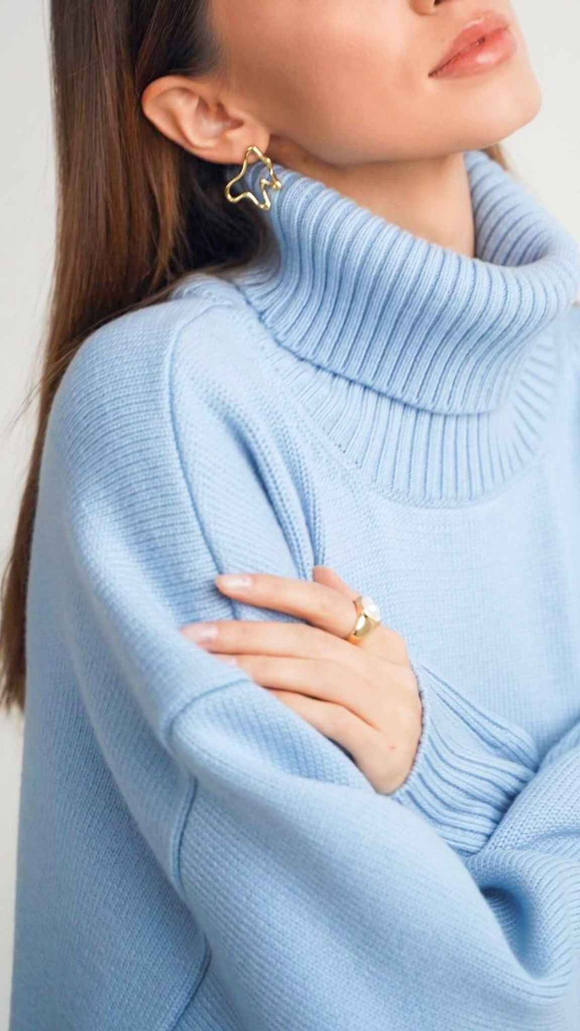 Coraline Turtleneck Sweater (Loose Fit)